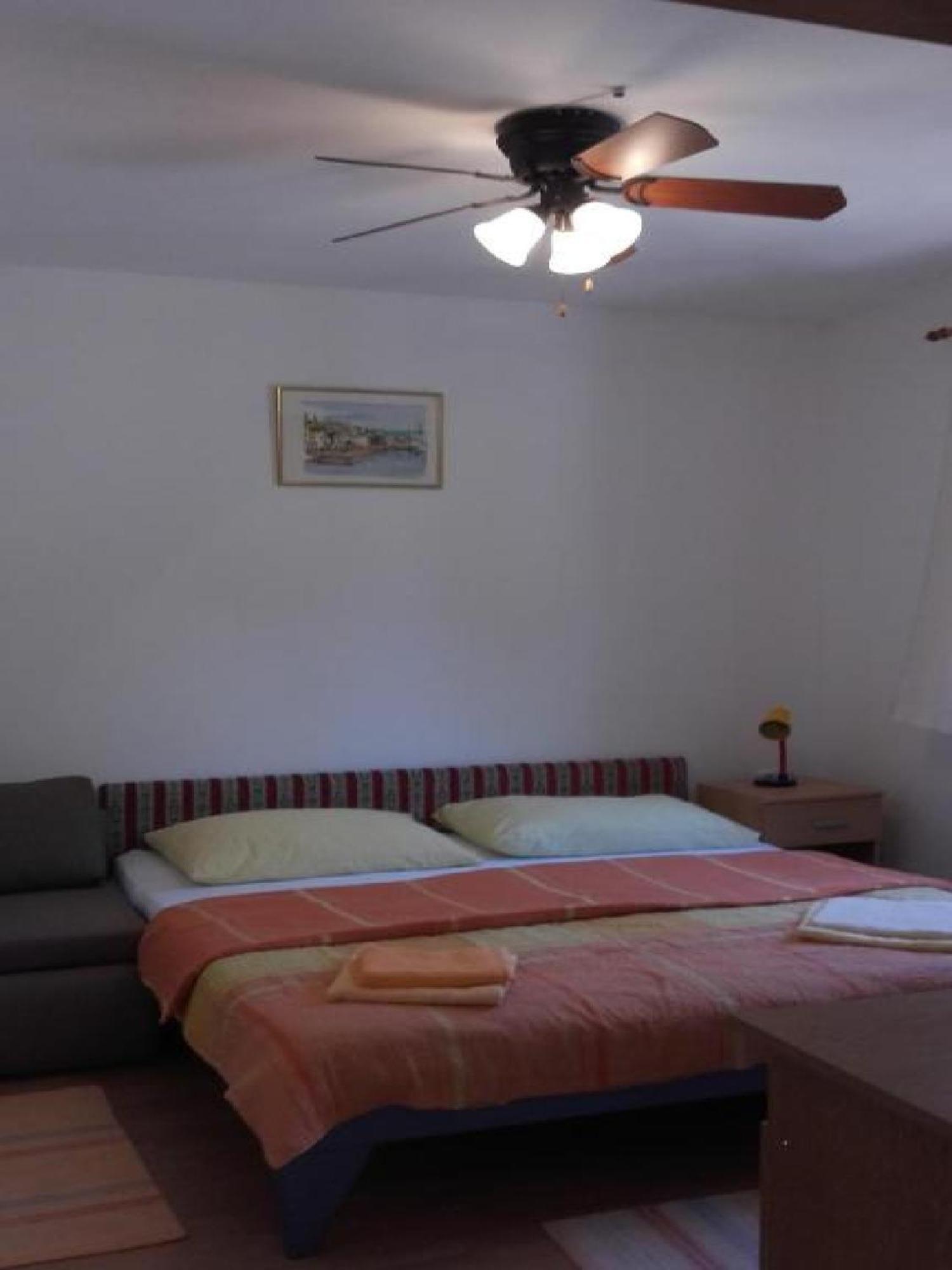 Apartments Smilje I Maslina Gornji Karin Rom bilde